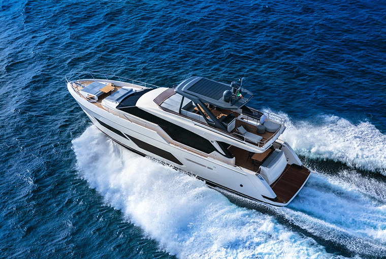 Ferretti Yachts 720